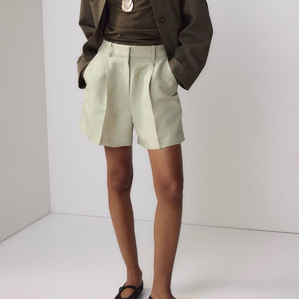 NWT H&M Linen Blend Short Beige Size 4